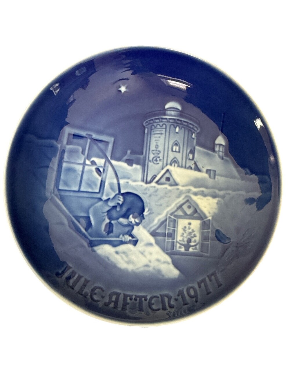 Bing & Grøndahl “Jul i København” Christmas Collector Plate – Copenhagen Series